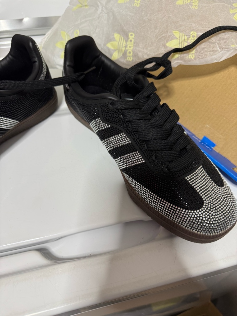 adidas Samba OG women’s Black / Silver Athletic Shoes - Picture 6 of 6